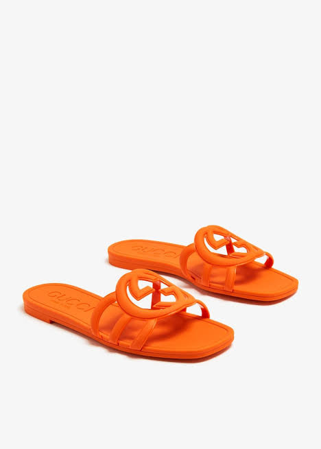 GUCCI
Gucci Interlocking G Slide Sandals