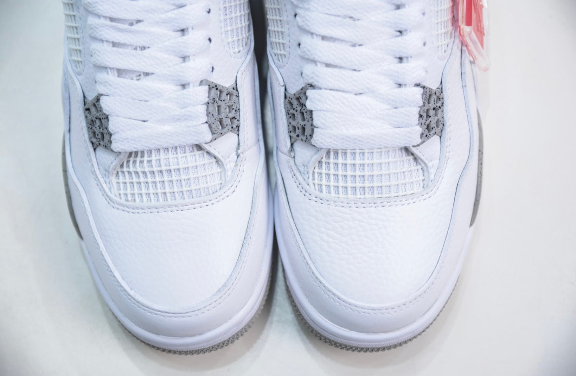 Jordan
Air Jordan 4 Retro "White Oreo" sneakers