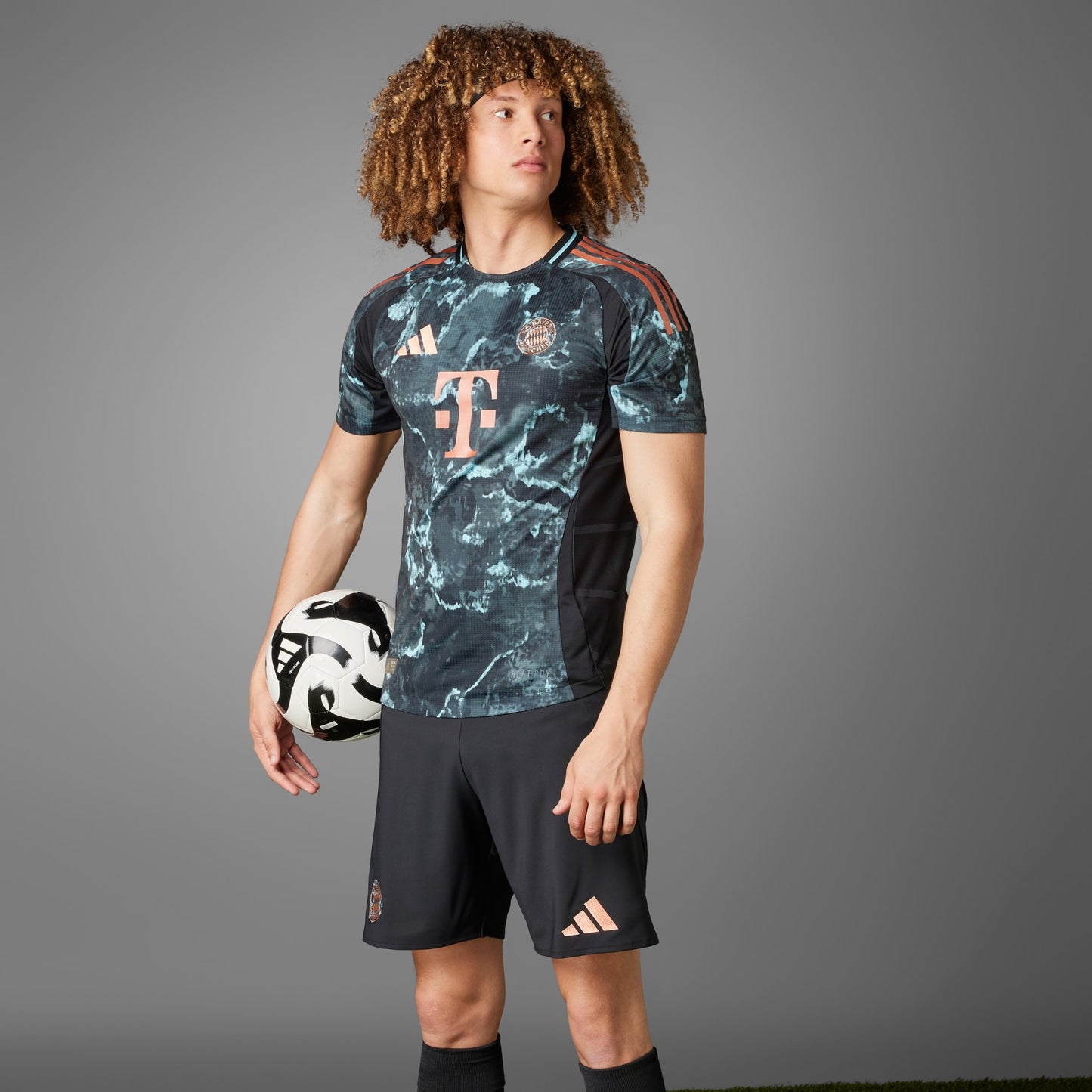 FC BAYERN 24/25 AWAY JERSEY