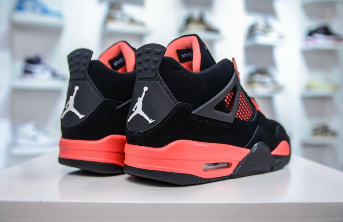 Jordan
Air Jordan 4 Retro "Red Thunder" sneakers