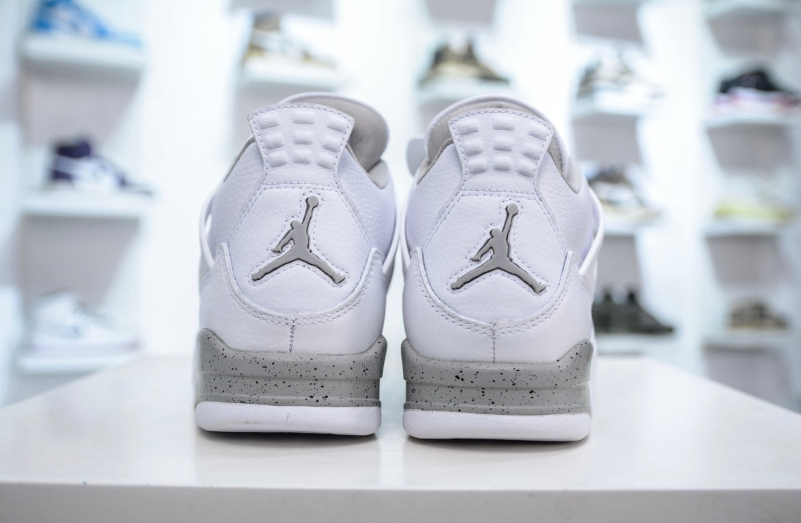 Jordan
Air Jordan 4 Retro "White Oreo" sneakers