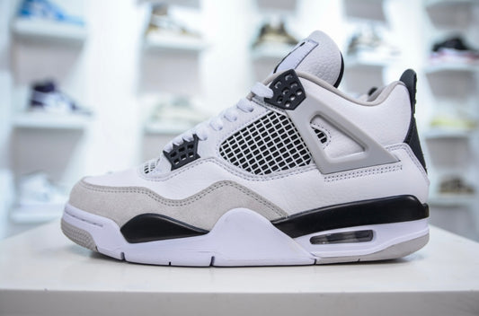 Jordan
Air Jordan 4 Retro "Military Black" sneakers