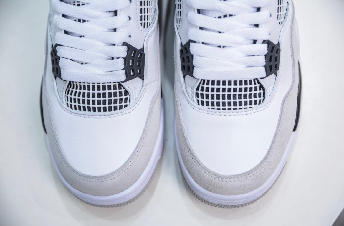 Jordan
Air Jordan 4 Retro "Military Black" sneakers