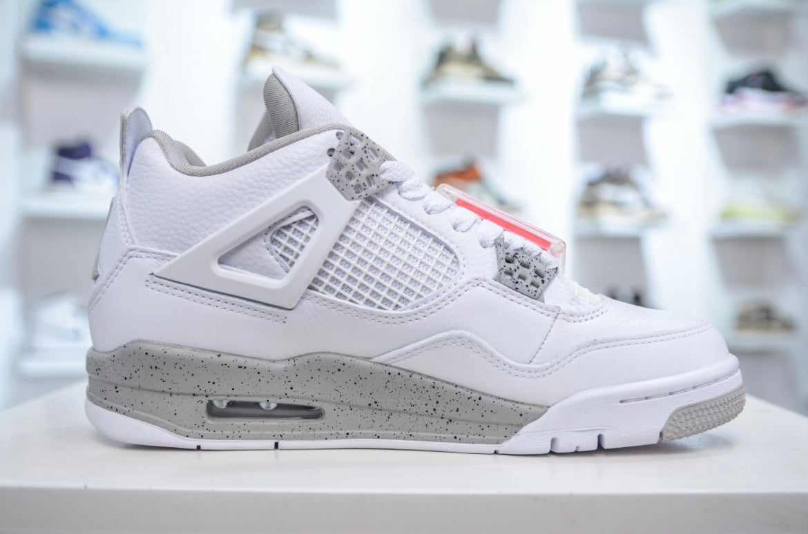 Jordan
Air Jordan 4 Retro "White Oreo" sneakers