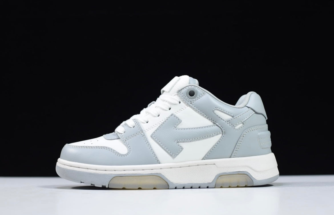 Off-White
Out Of Office leather sneakers