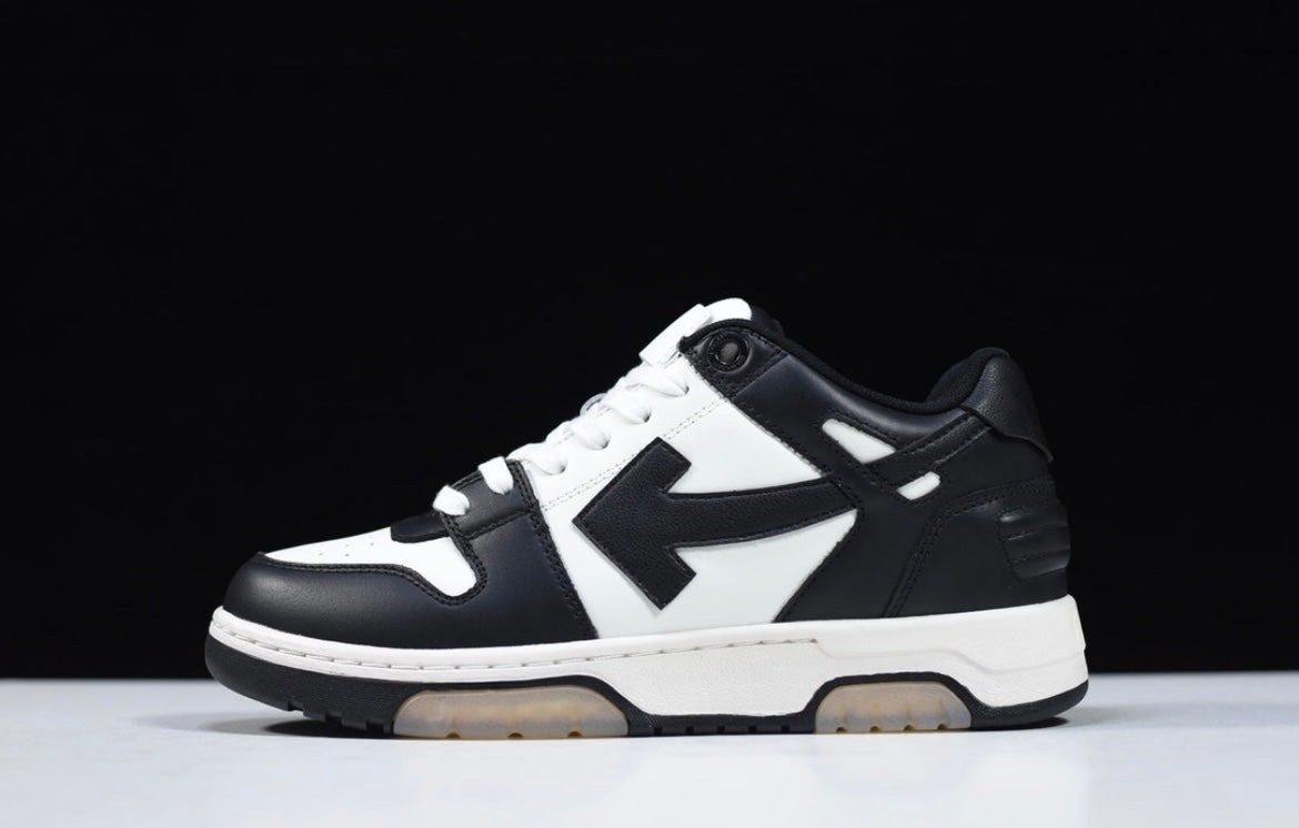 Off-White
Out Of Office leather sneakers