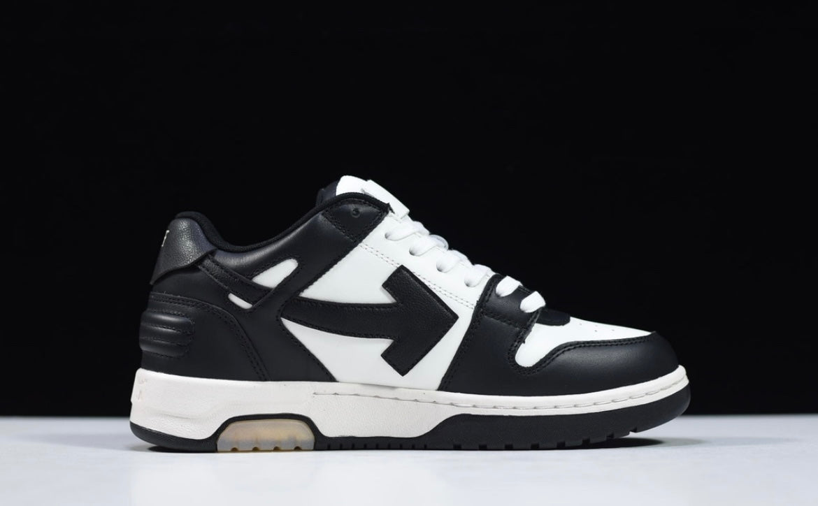 Off-White
Out Of Office leather sneakers