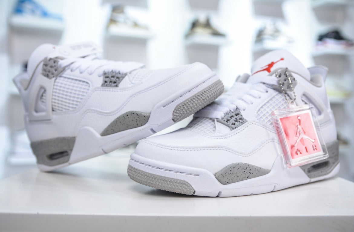 Jordan
Air Jordan 4 Retro "White Oreo" sneakers
