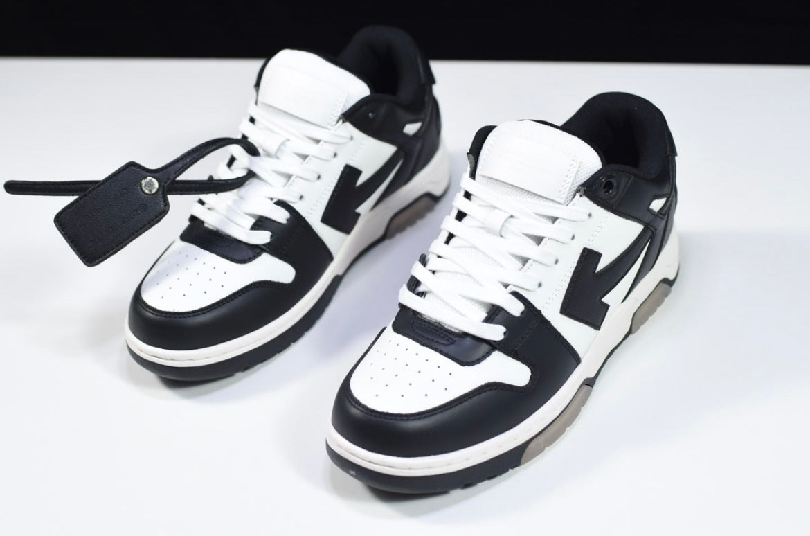 Off-White
Out Of Office leather sneakers
