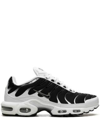 Nike
Air Max Plus "Black / White" sneakers
