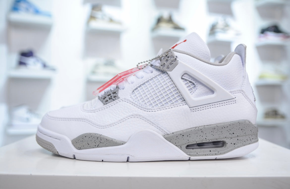 Jordan
Air Jordan 4 Retro "White Oreo" sneakers