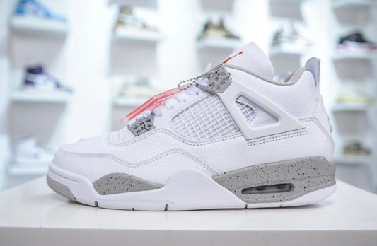 Jordan
Air Jordan 4 Retro "White Oreo" sneakers